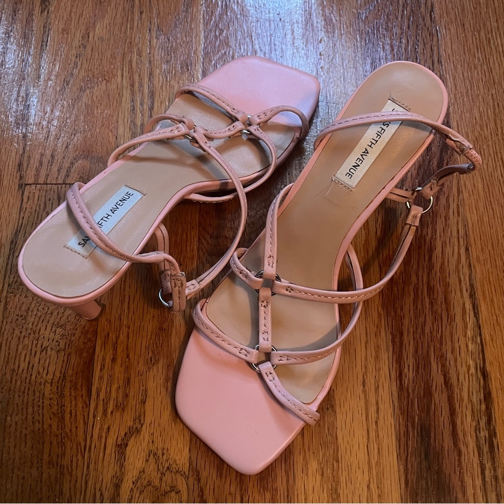 *SOLD on d3p0p* Saks Fifth kitten heels